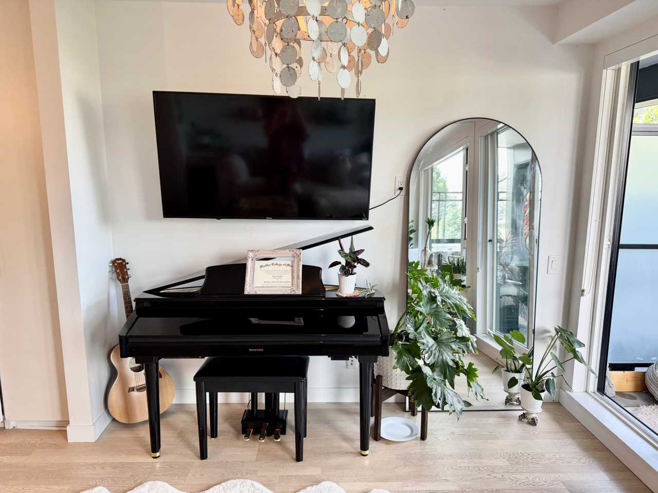 Beautiful & Clean Kits gem! HUGE patio!