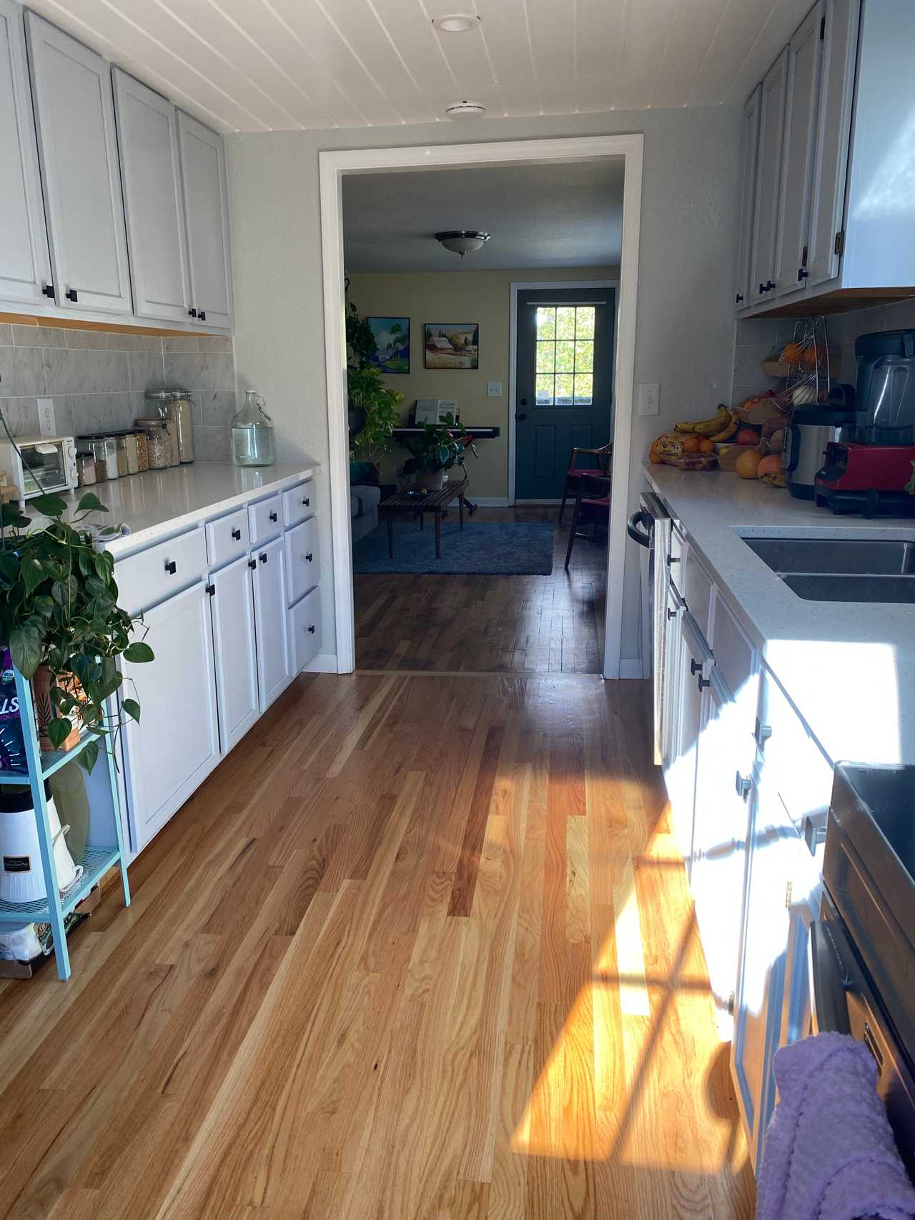 Cozy room in a fully-vegan home near downtown Kansas City