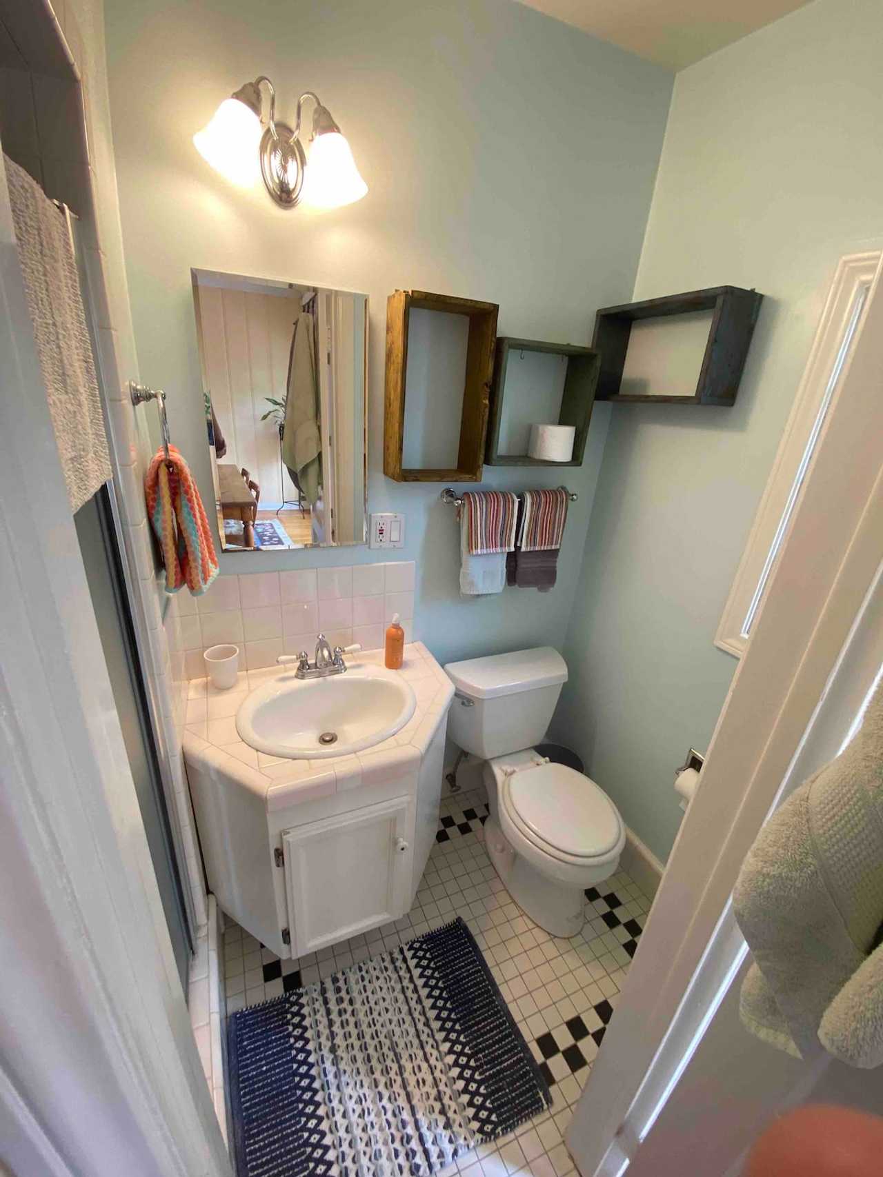 Beautiful Bedrooms minutes from Universal Studios