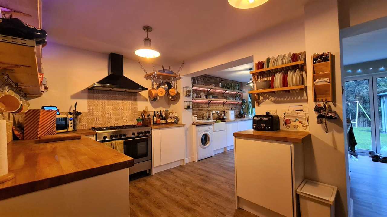 Spacious Surburban Haven and a base to explore near Portsmouth.