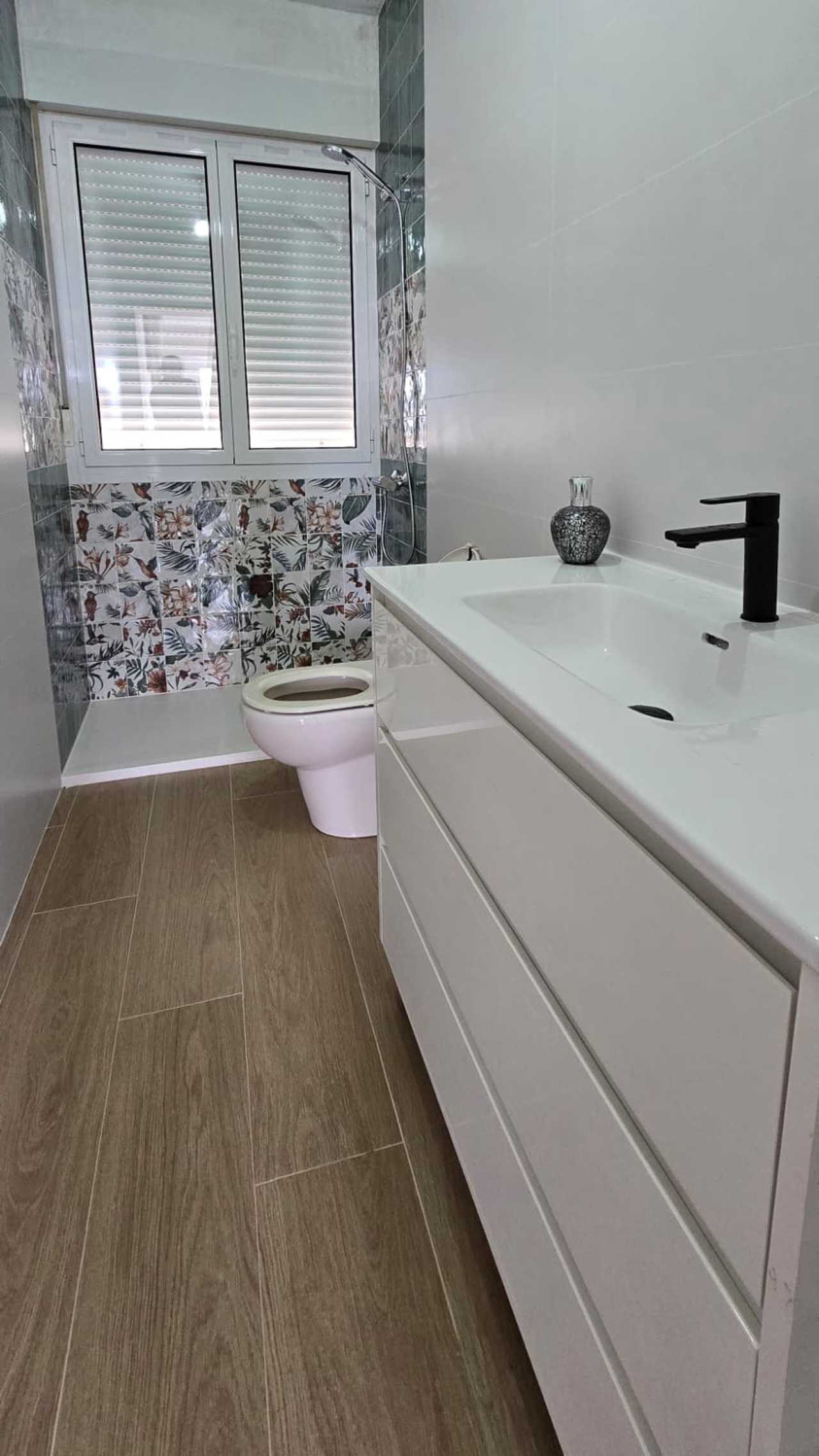 Beautiful seaside apartment with direct beach access and wonderful sea views.