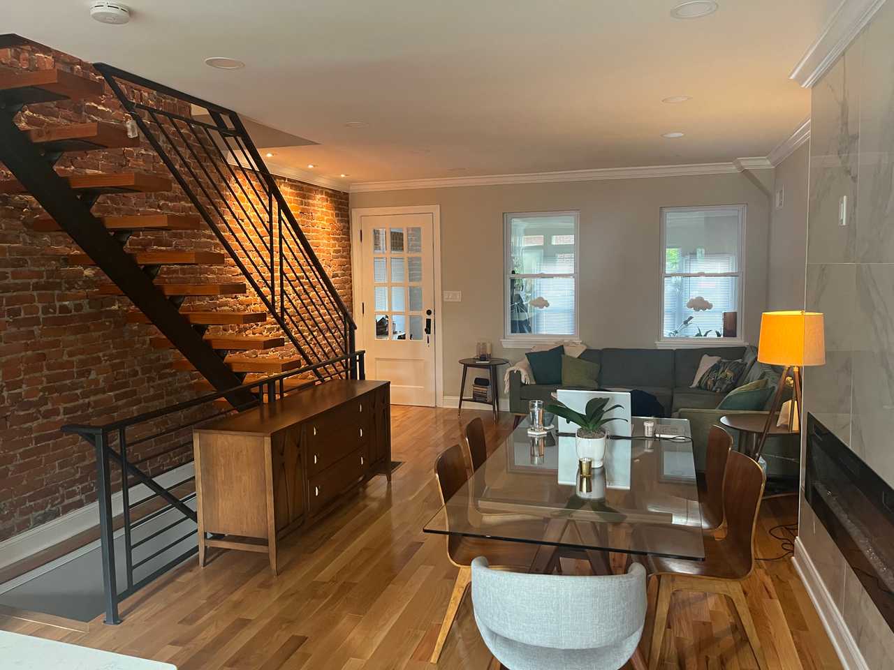 Sunny private room in a vegan West Philadelphia home