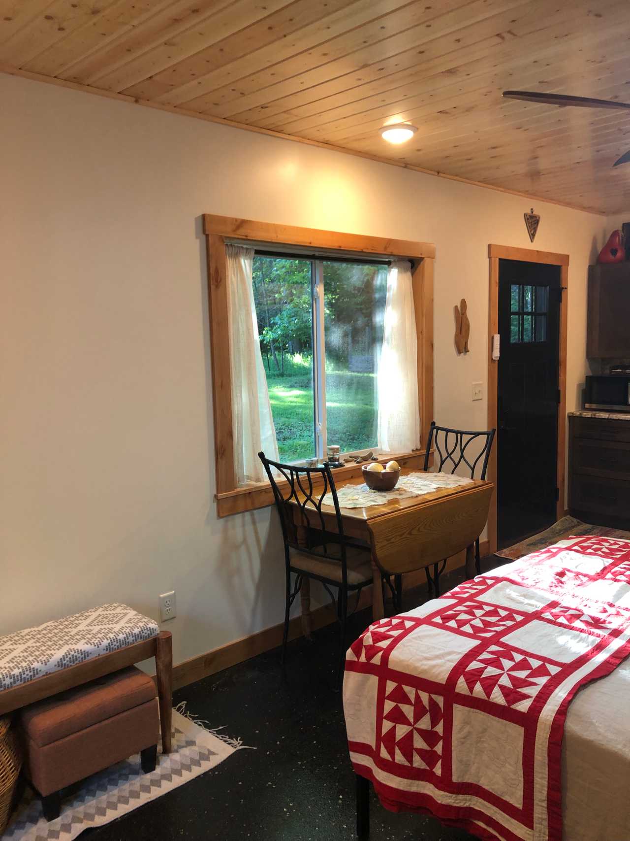 Loons Nest Guest Retreat for 1-2 Northeastern MN/North Shore of Lake Superior
