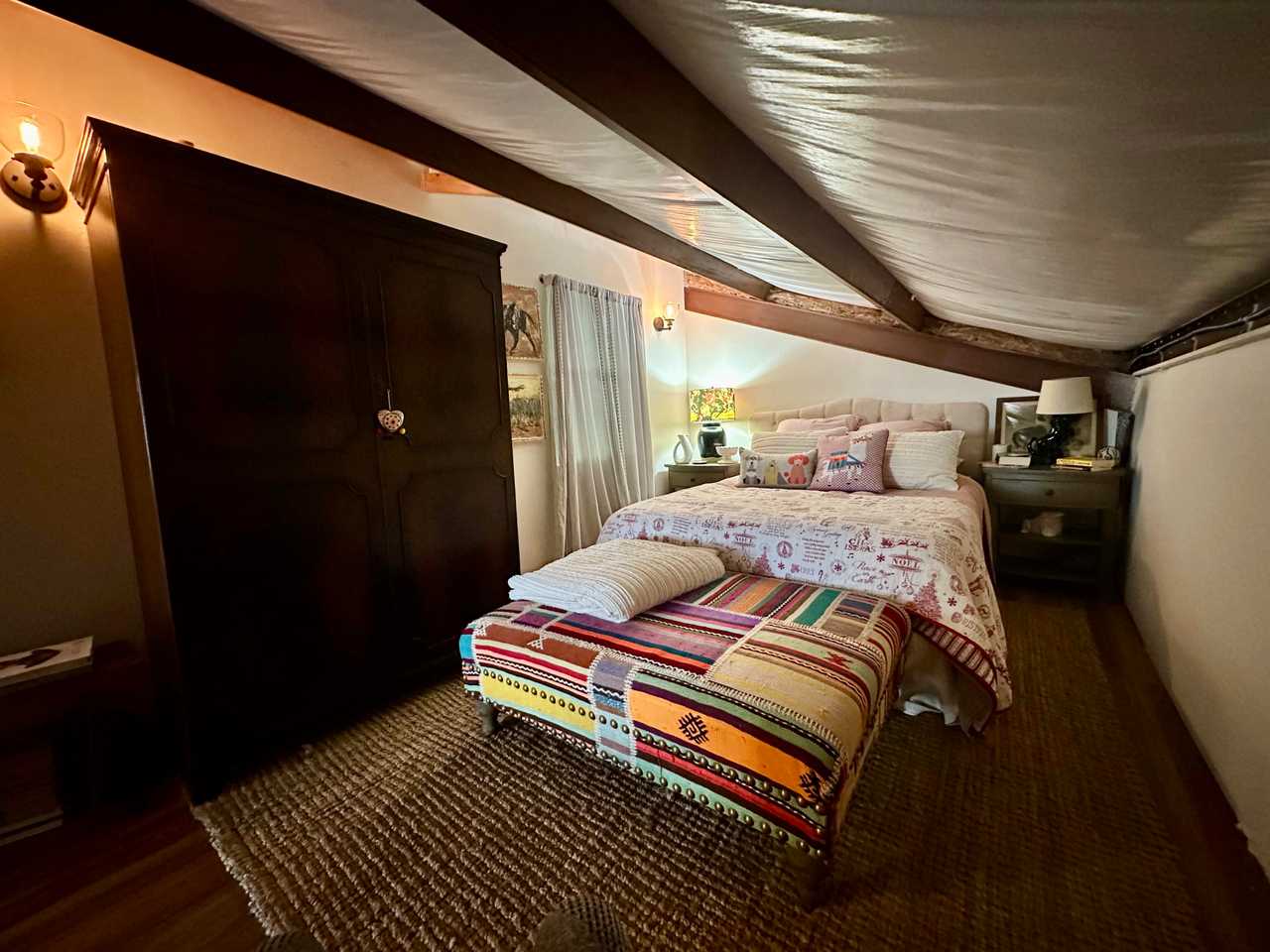 Barn Bunkhouse with Upper Deck & Sunset Views of the Sanctuary