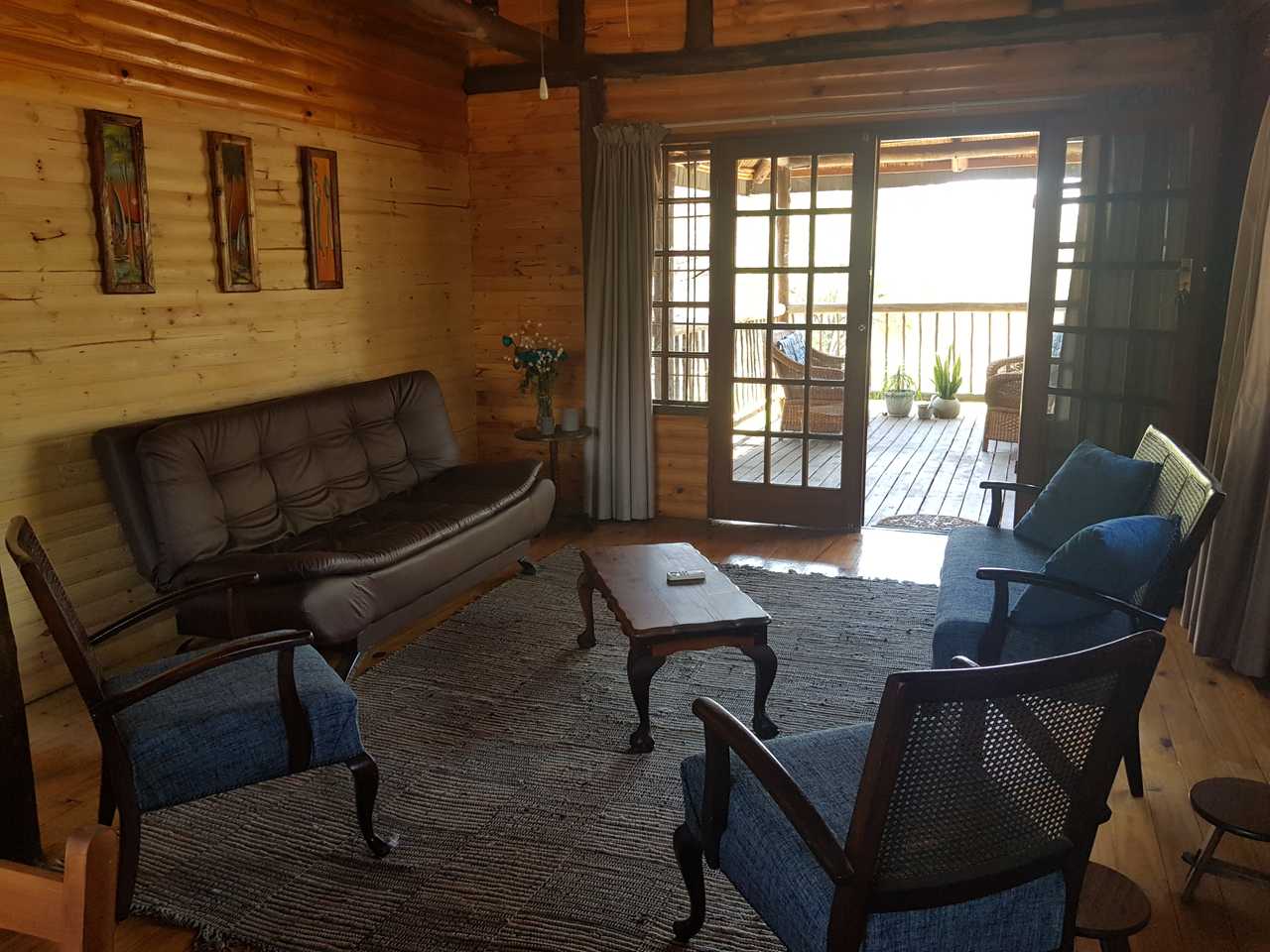 Cozy Wood Cabin