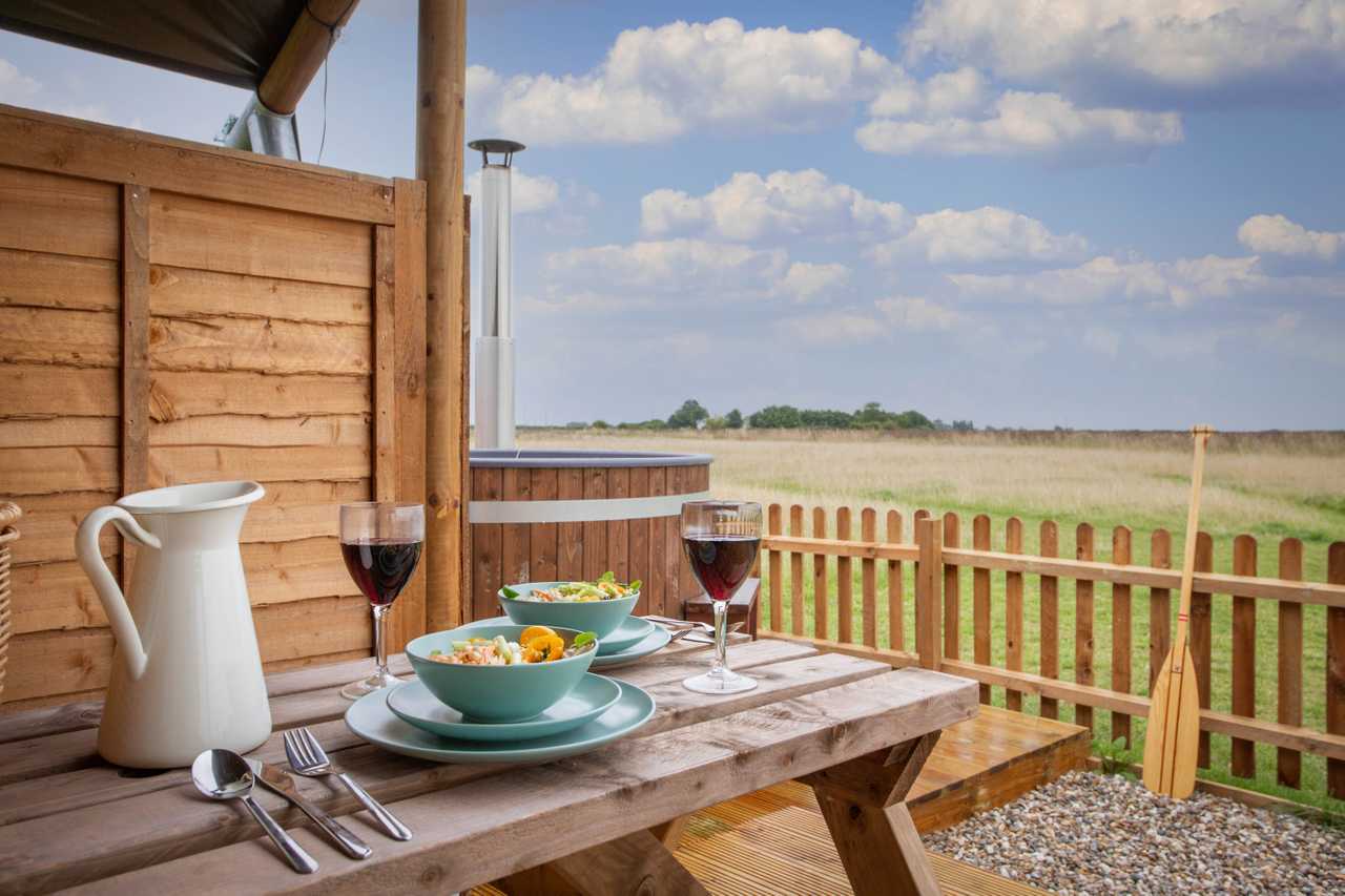 Vegan Glamping in Cambridgeshire. Stay at the Uk's first vegan glamping site.
