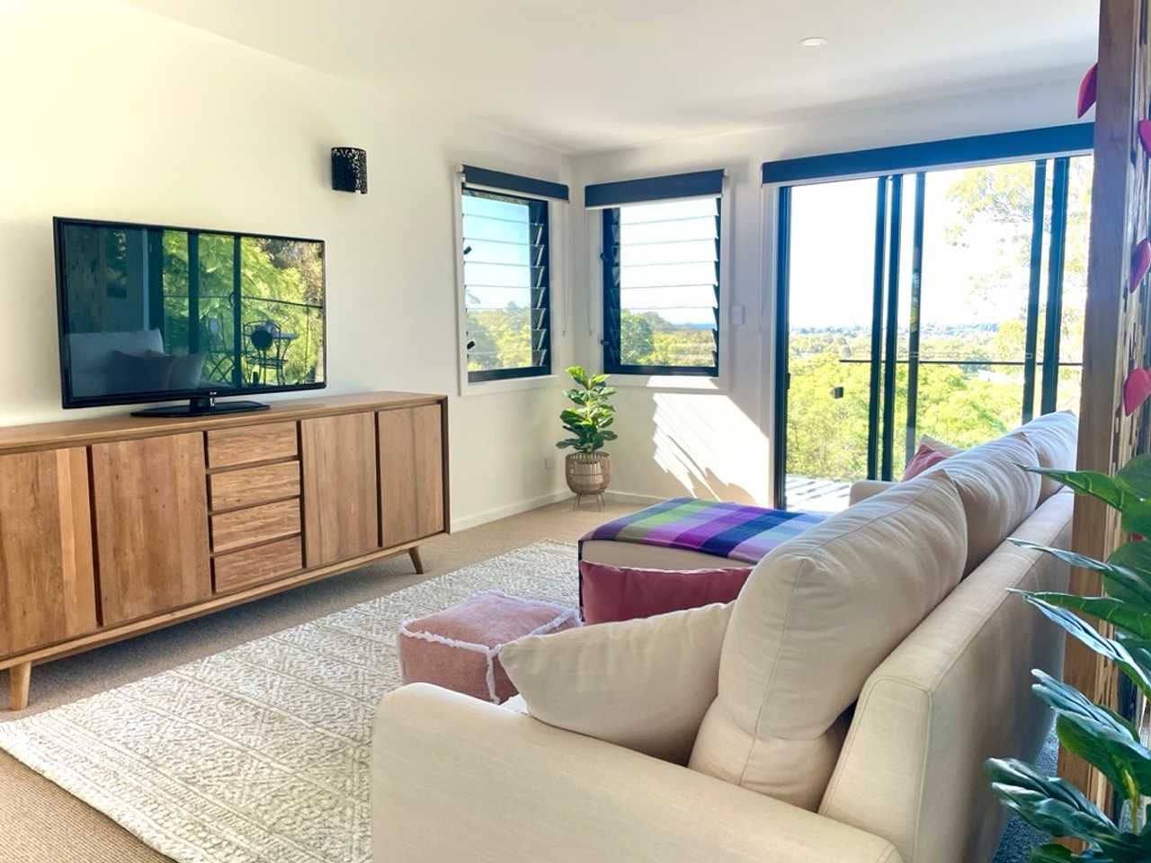 Private Master Oasis with Views