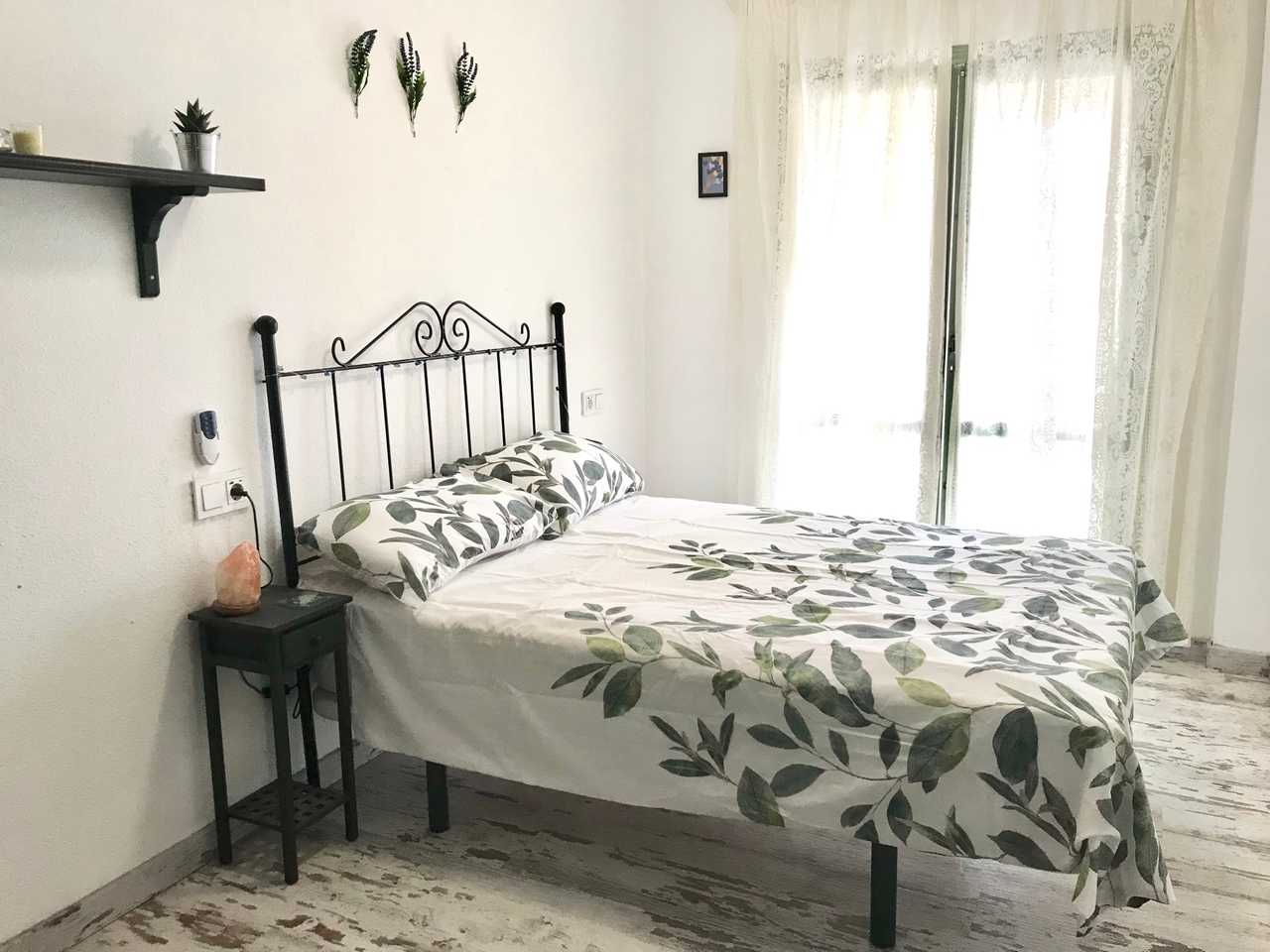 Bright Homely 1-Bedroom Apartment in Spanish Seaside Town