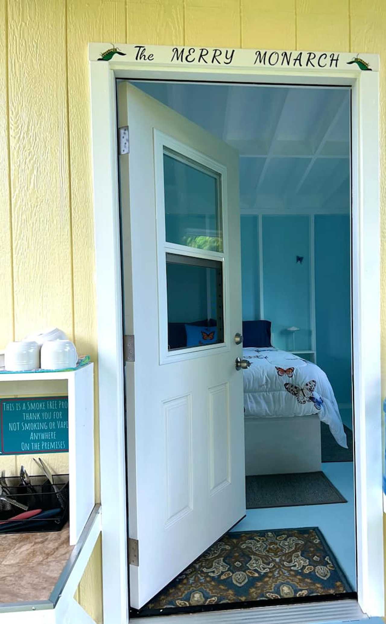 Pulelehua Gardens Off-grid Cabin 1 mile from ocean.