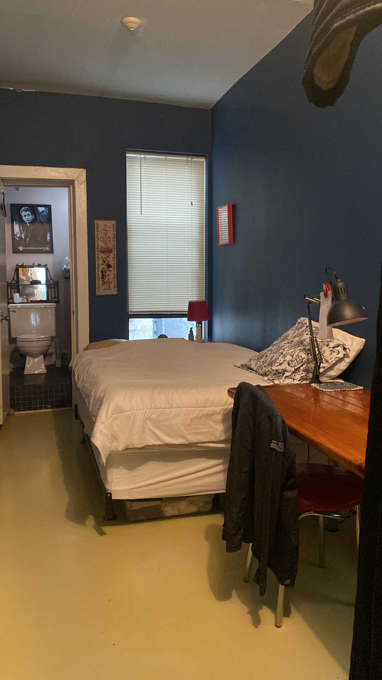 Happy Blue Quiet Room in Soho
