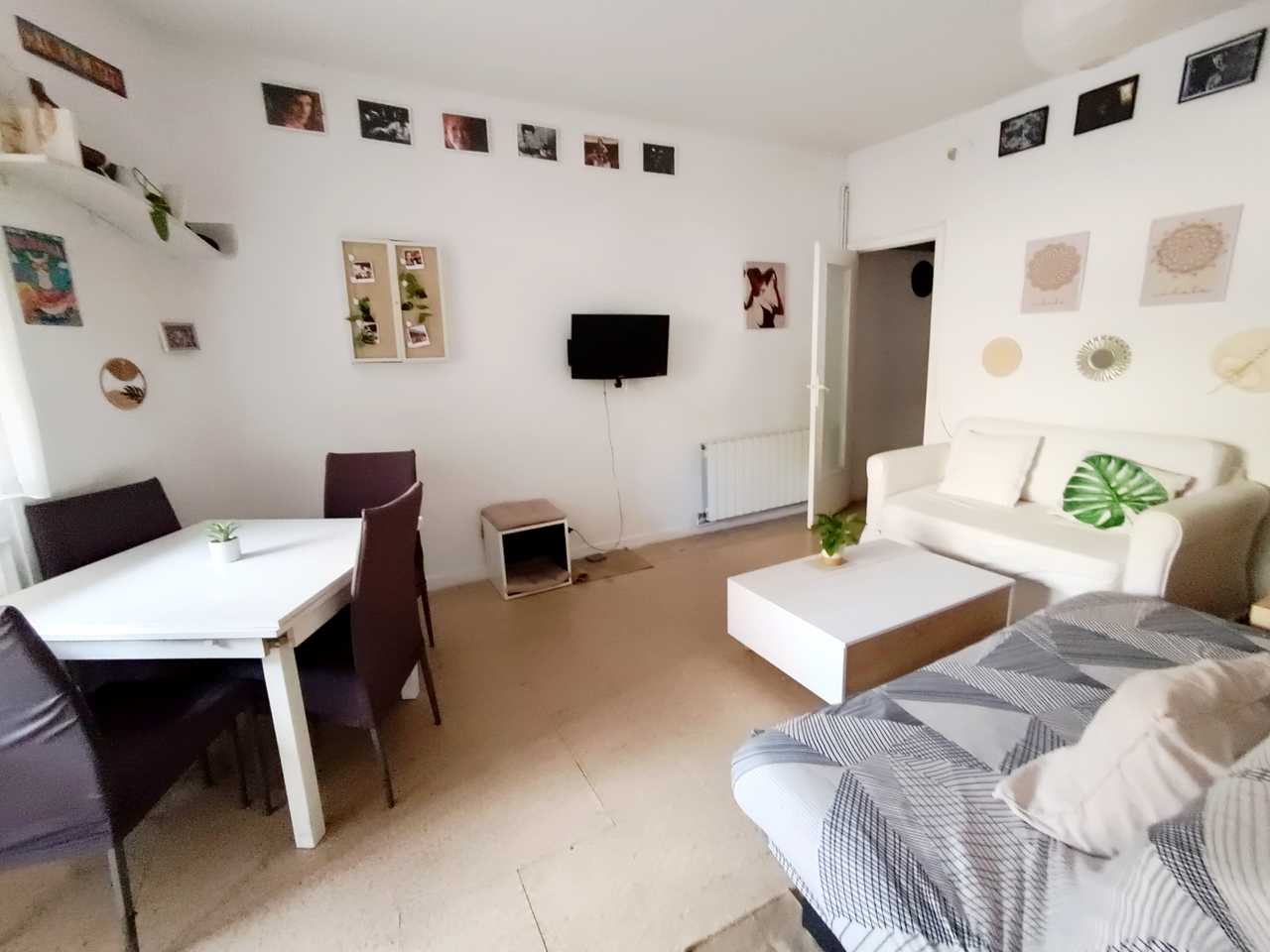 Double Room Well Located