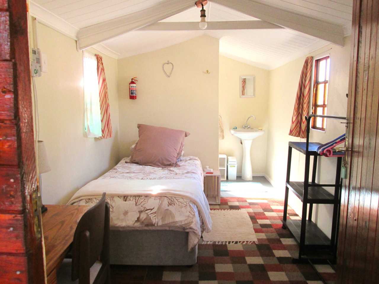 Bodhi Hut - a safe space for vegans and spiritual travellers
