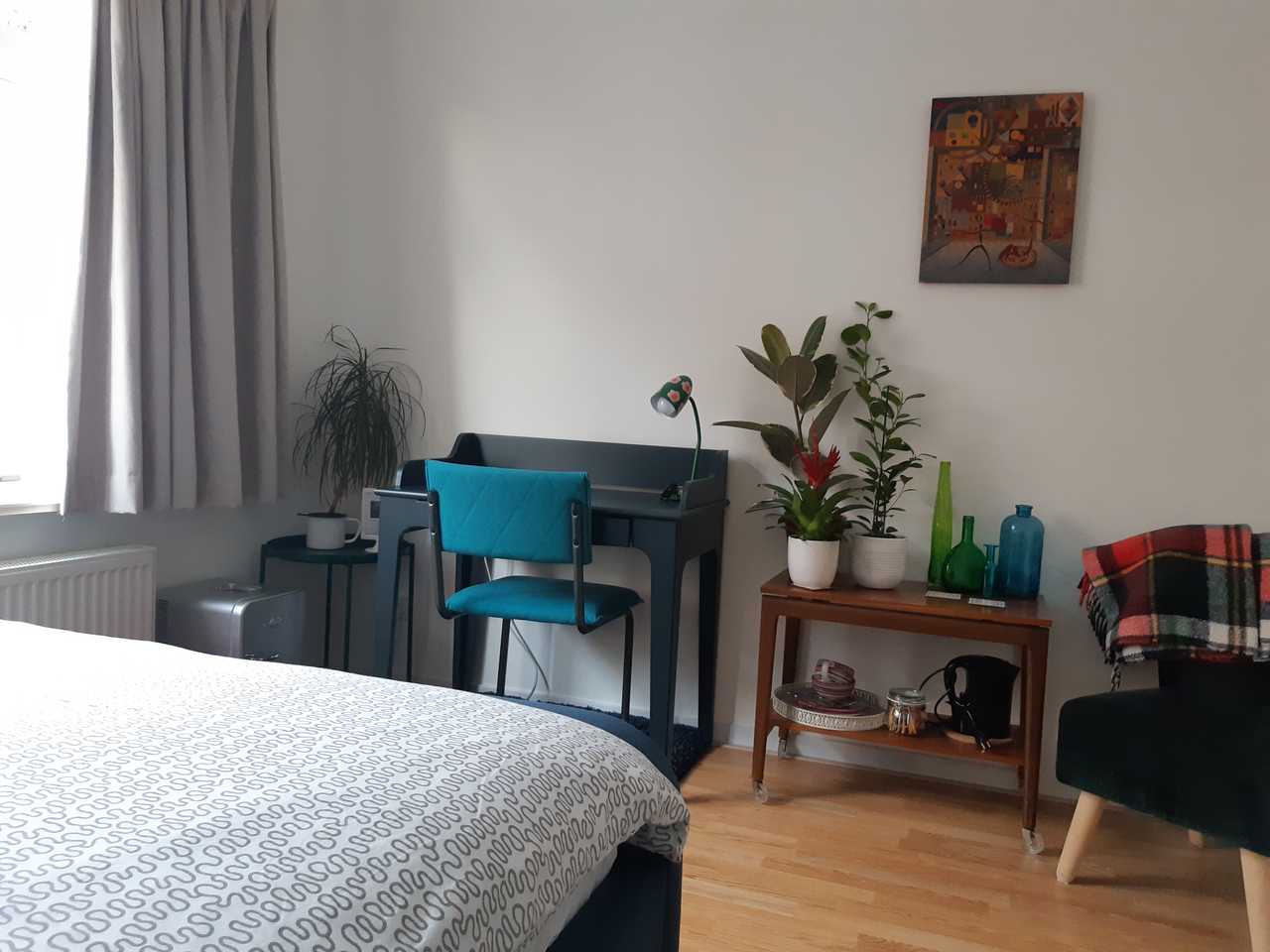 Lovely furnished city room in quiet & clean duplex in very vegan friendly town