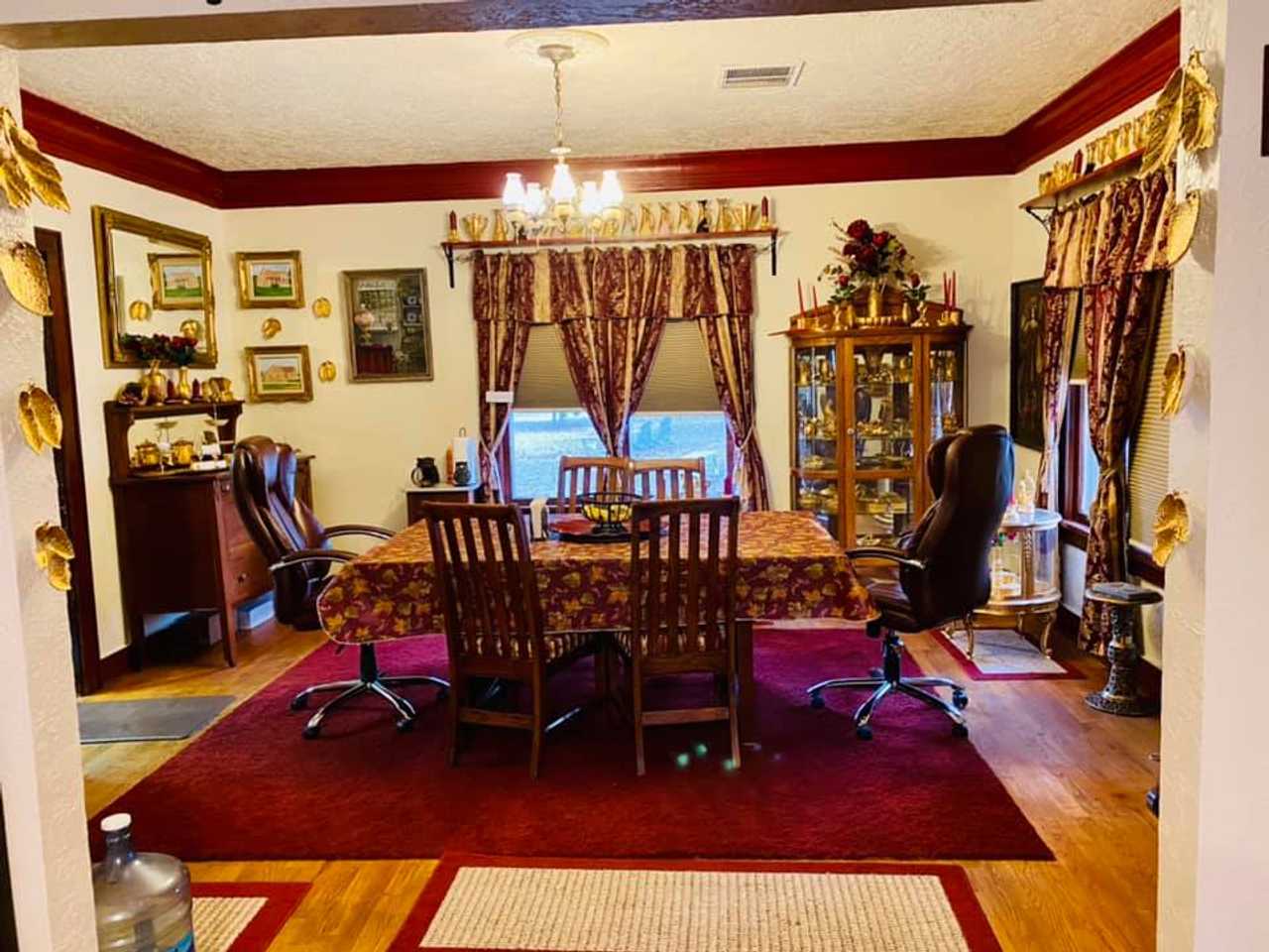 Historic Home - Near Wichita Mnt Wildlife Refuge, Ft. Sill Army base , and more!