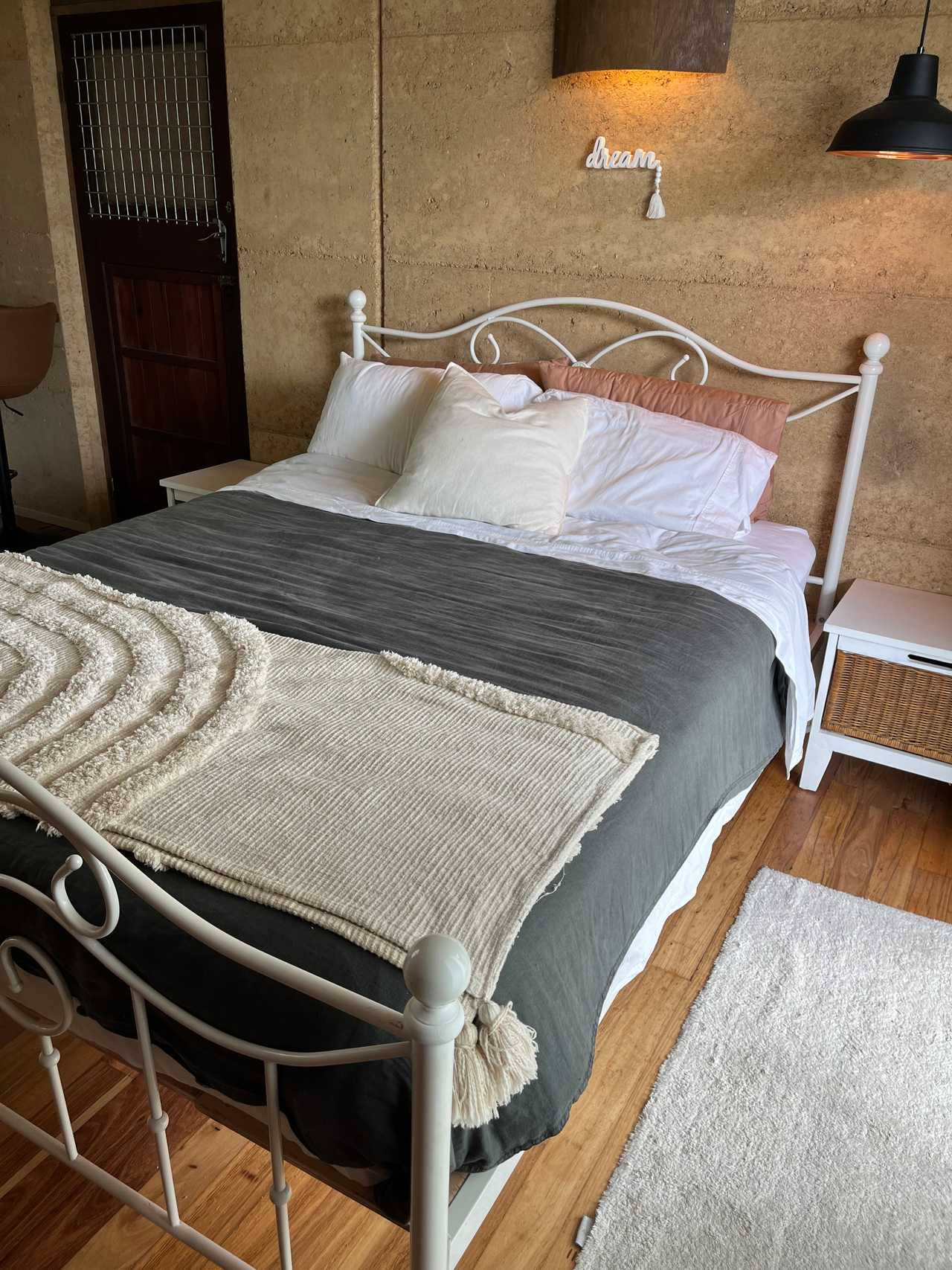 Nature filled home with luxury rooms and unique eco friendly. Non toxic material