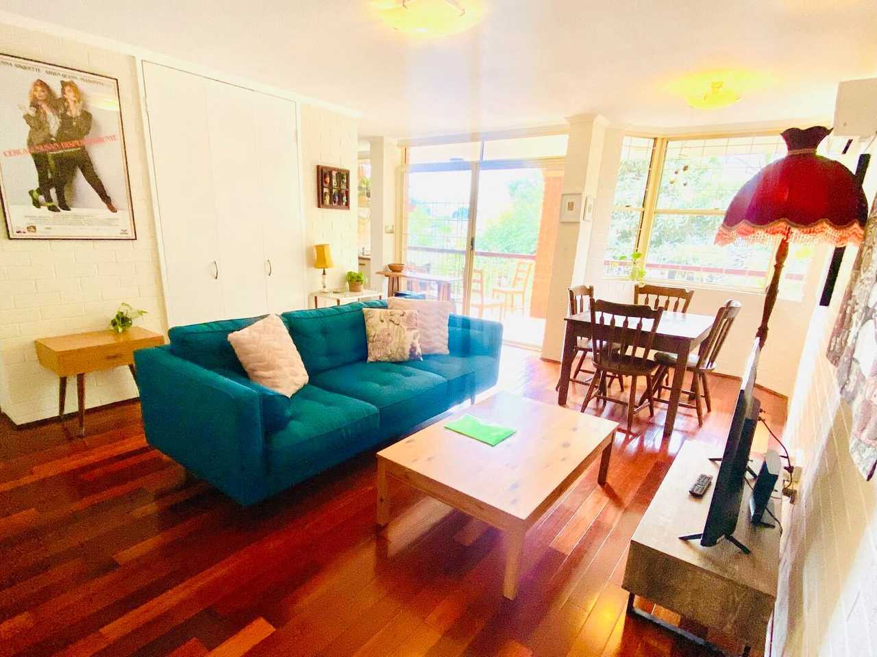 Relaxed & Leafy with Private Courtyard, Airport 15 min, City 3km