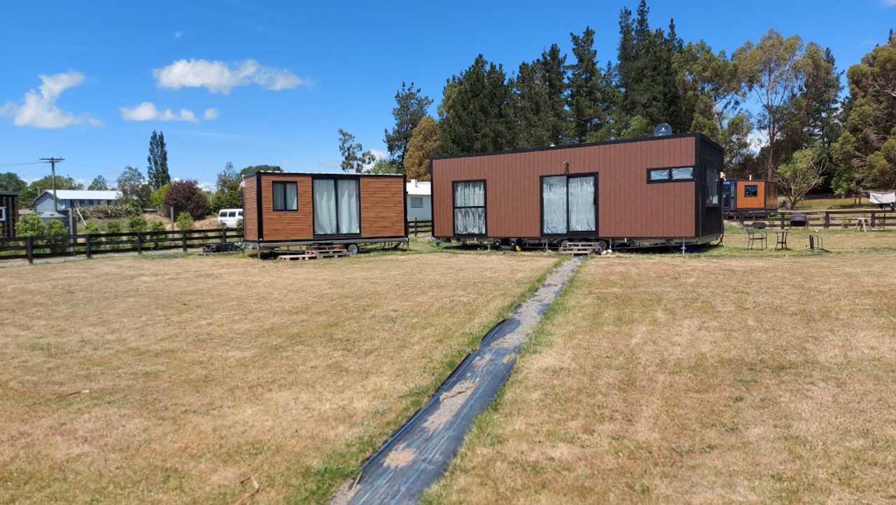 Modern Tiny-home in a Park-like Setting