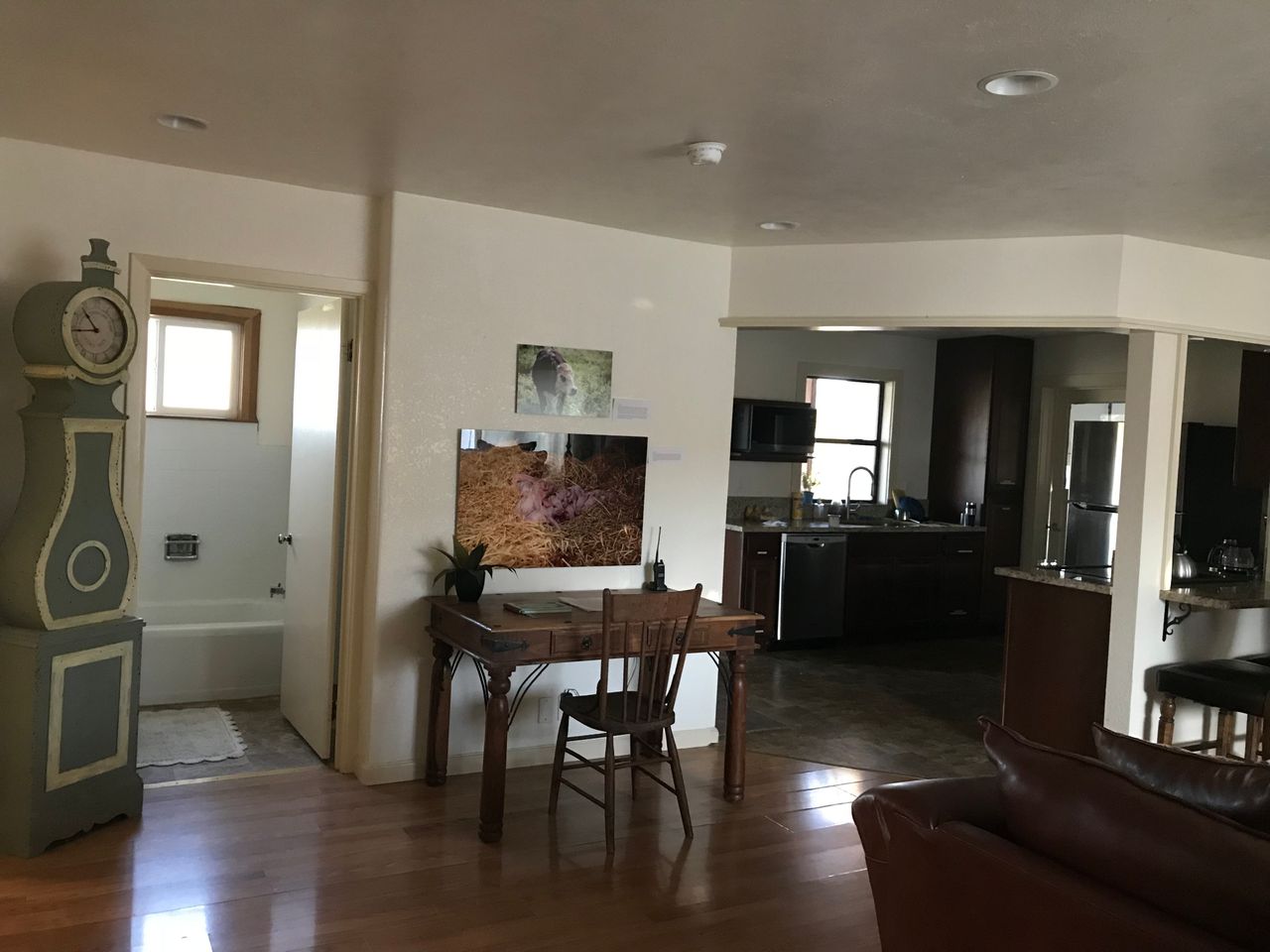 Animal Place's Guest House - Bob Room