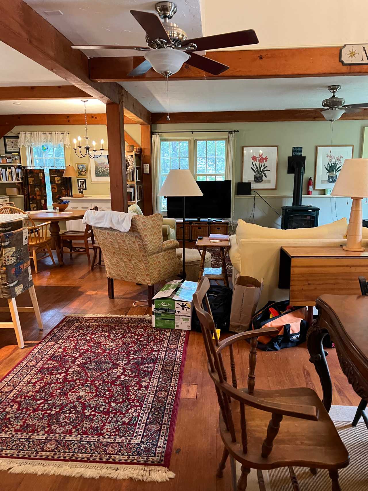 Post & beam home minutes from  beaches, downtown, and grocery store