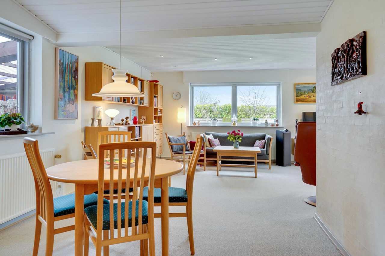 A room in a villa in a quiet neighbourhood surrounded by green areas
