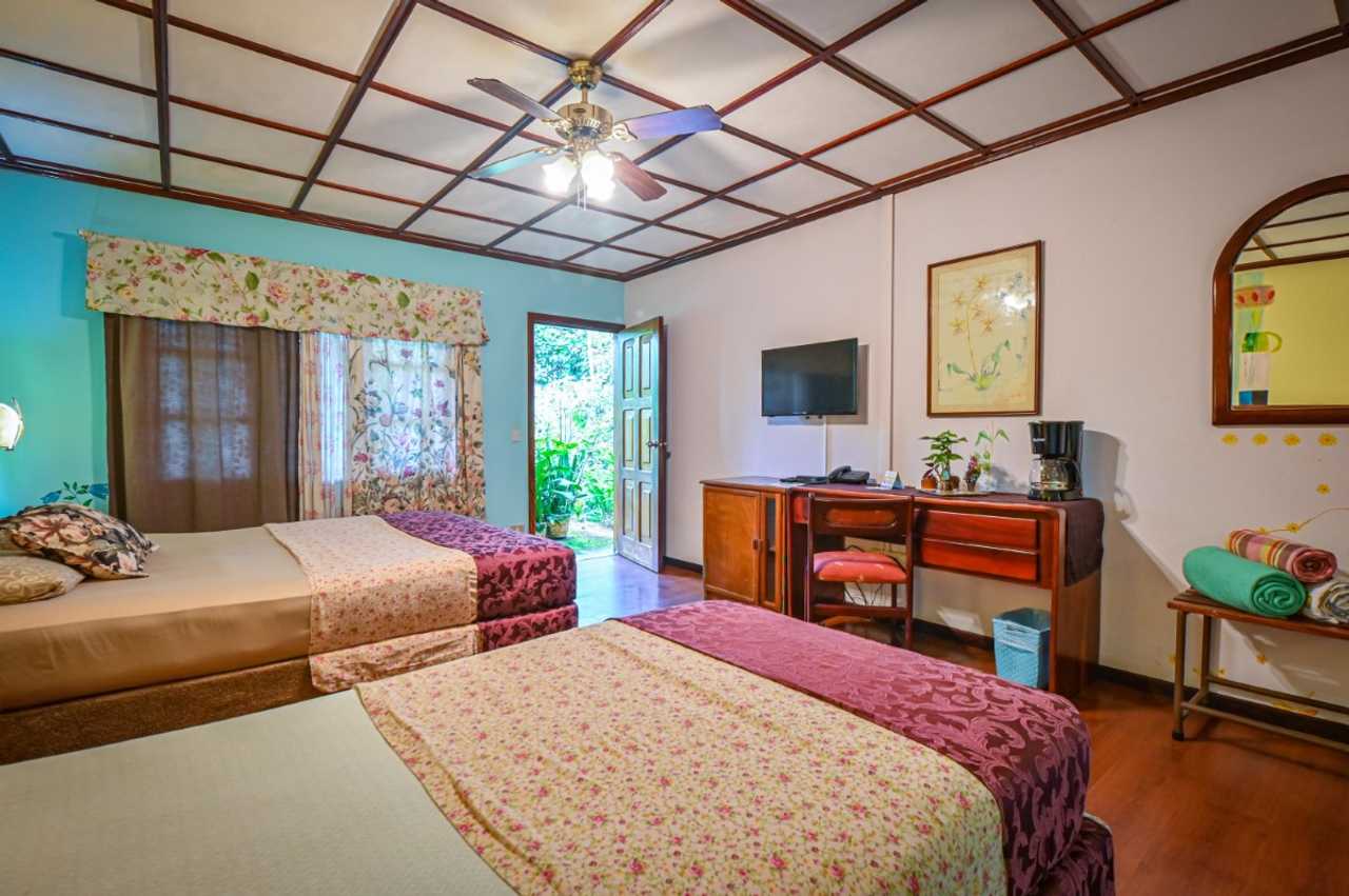 Lands in love hotel & forest resort 