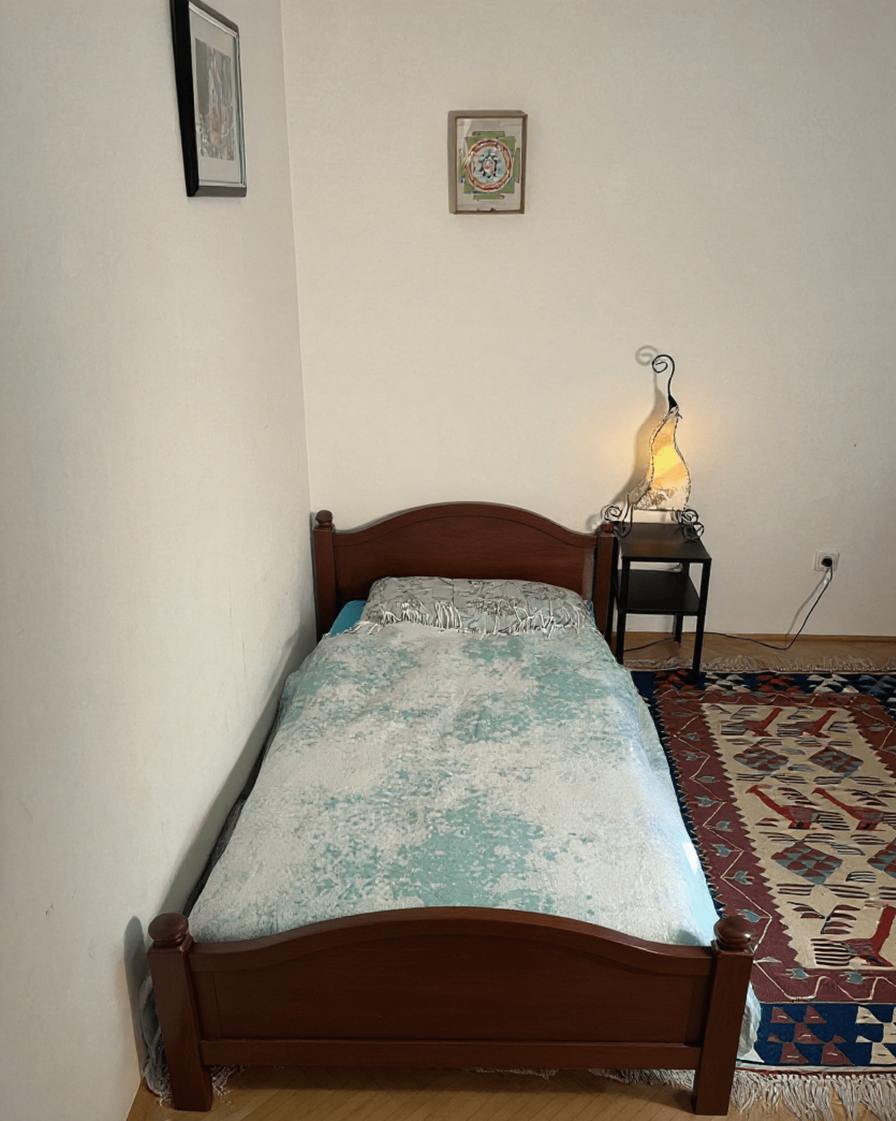 Garden apartment with spacious living room and spiritual athmosphere