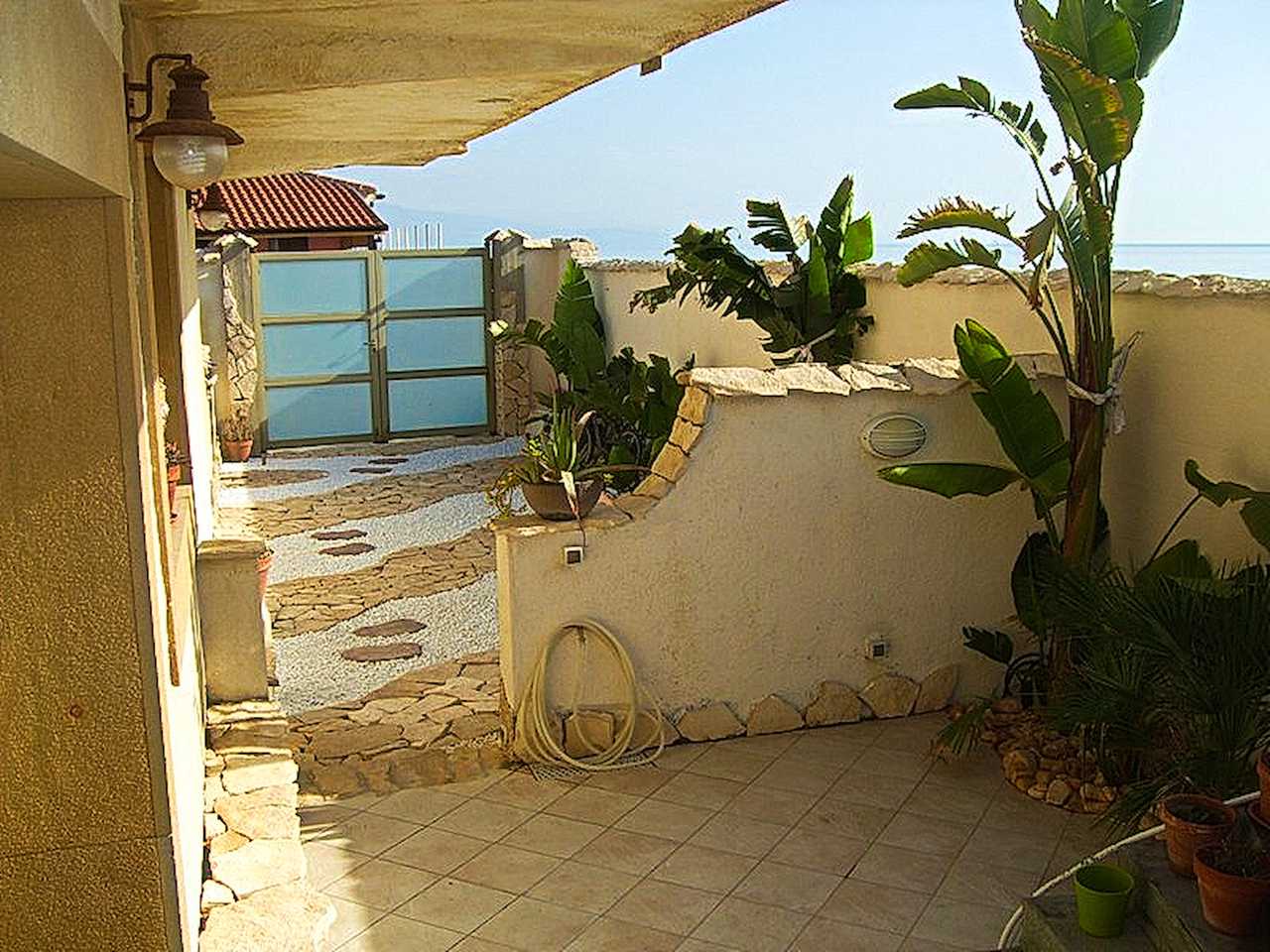 The Golden Rainbow - SEAFRONT apartments