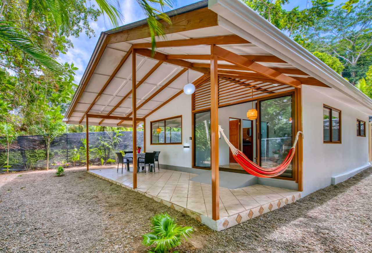Oceanfront House with AC & Wifi @ Cocles Beachbreak