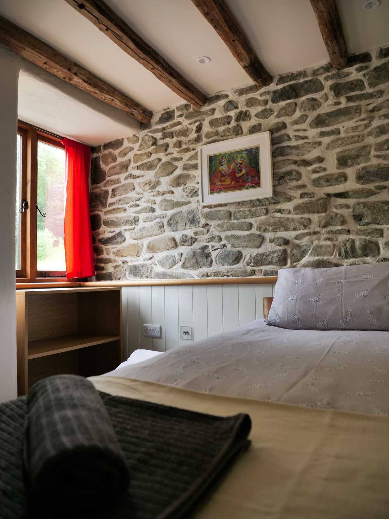 Converted barn, eco and vegan , pure water fresh air 