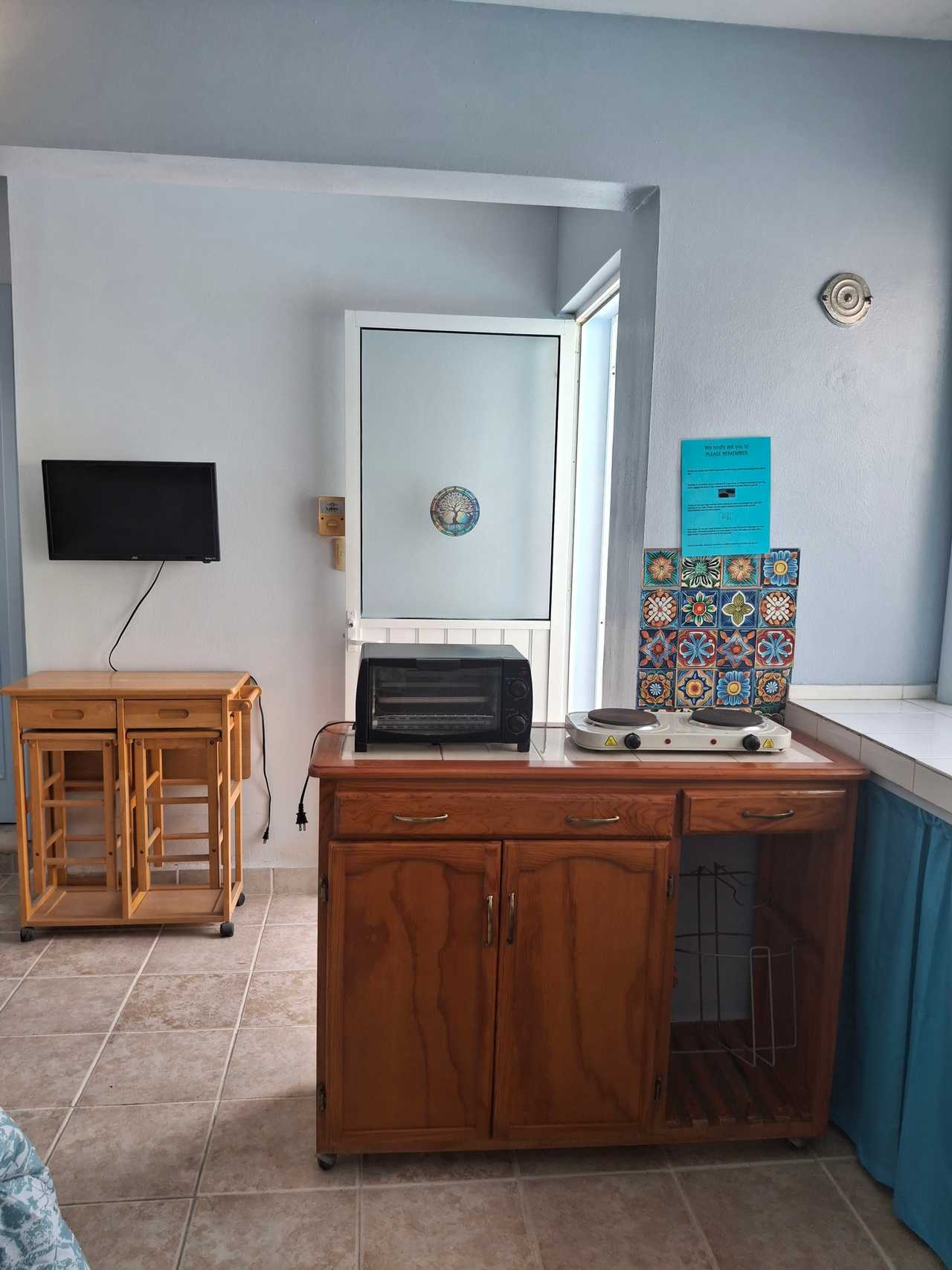 Blue Lotus is a lovely comfortable studio with lots of natural light. 