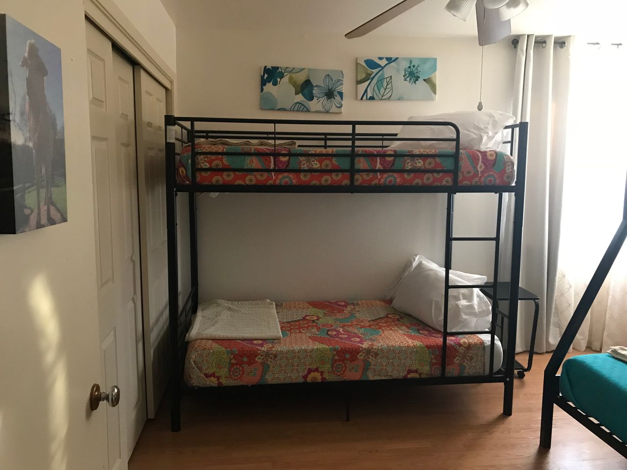 Animal Place's Guest House - Bob Room