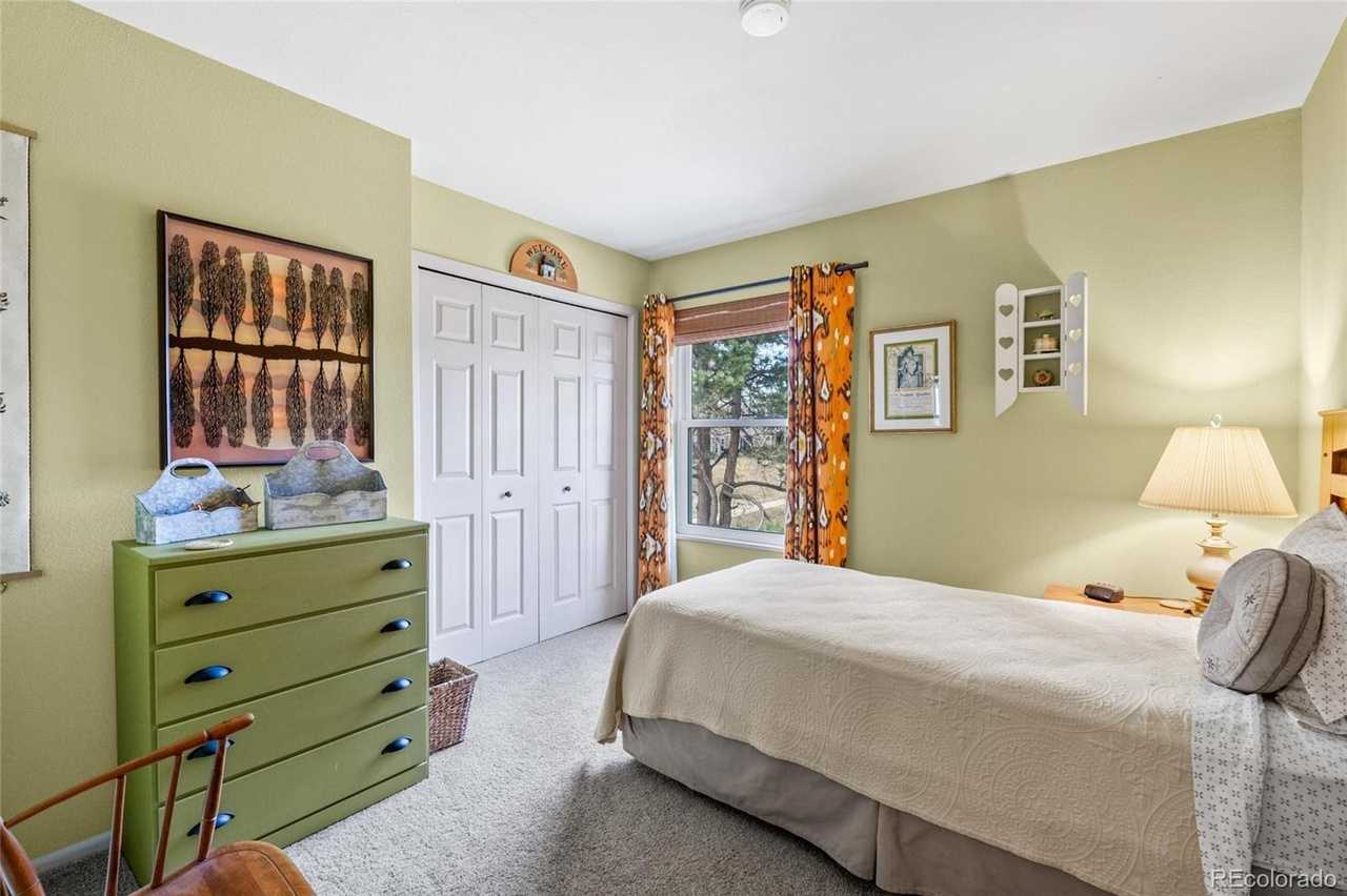Private Room in Spacious FFurnished Home – Safe, Walkable, Near Costco & CU Med