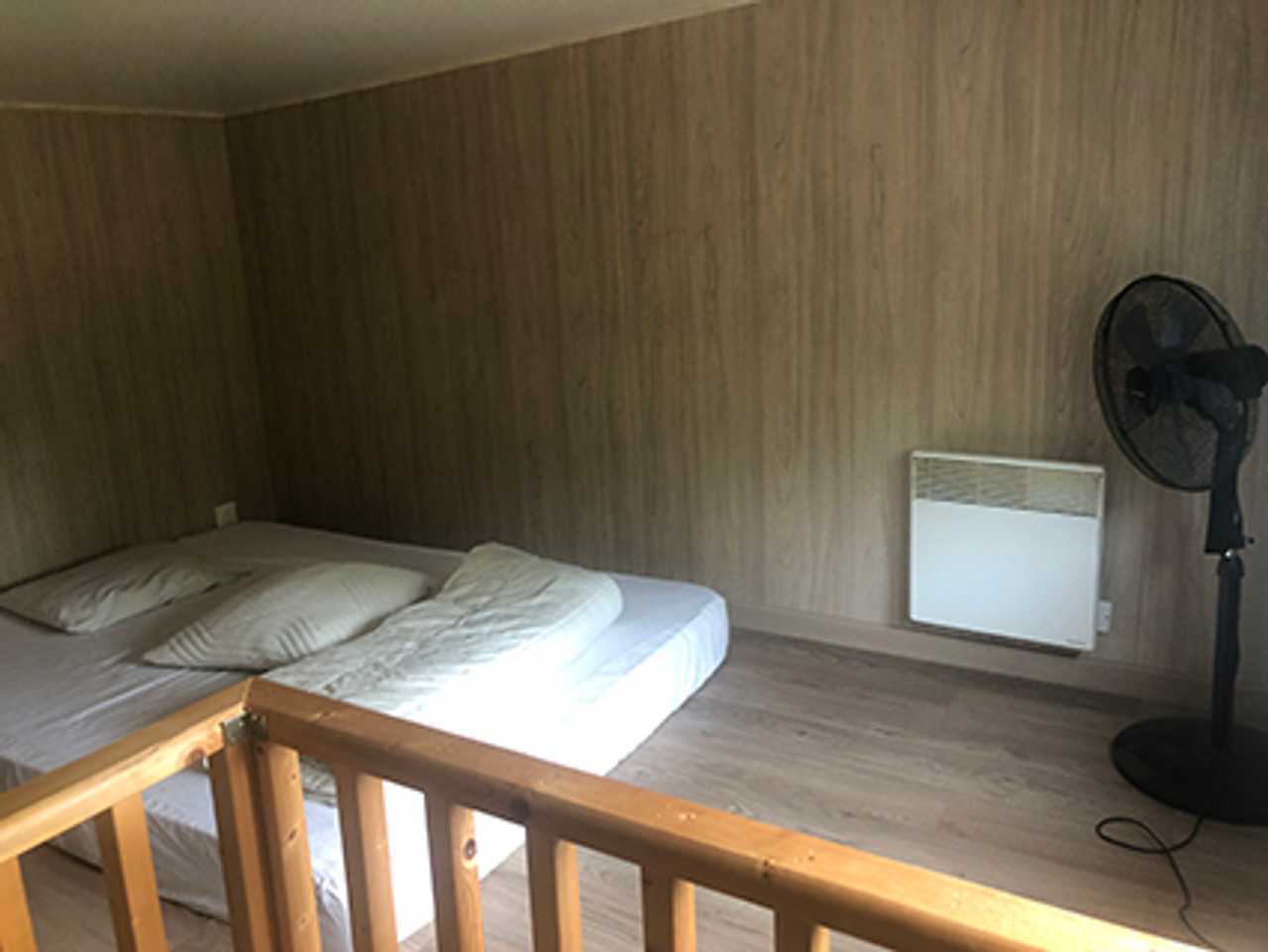 Tiny house, two rooms including kitchen. Suitable for two, single bed available 