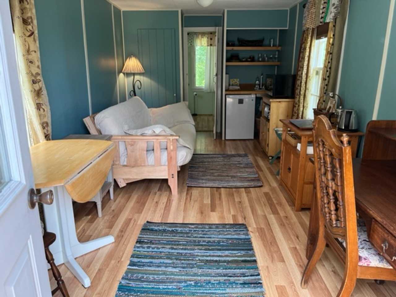 "Bohemian Bungalow" Studio Island Guest Cottage
