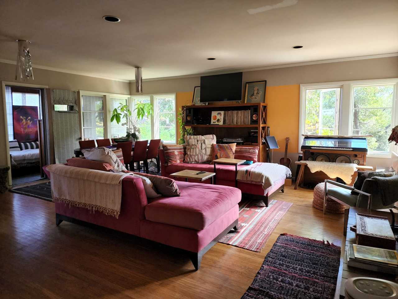 Cozy, Colorful Boho Bungalow with a view of Mt.Tamalpias