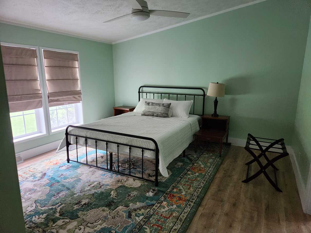 Vegans in the Fingerlakes! Clean & roomy 3 bed 2 bath surrounded by nature
