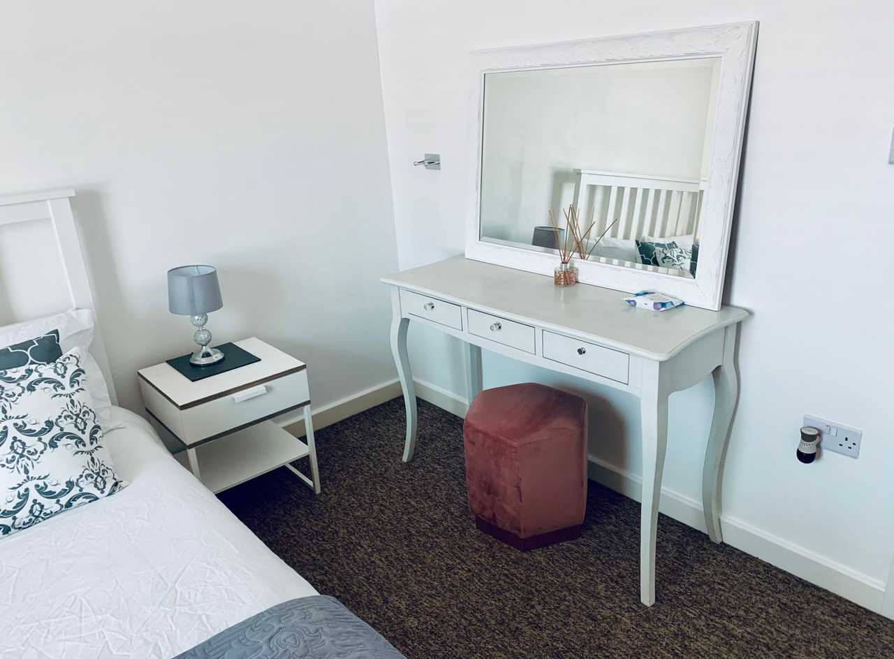 BRIGHTON’S Centrally Located Modern Cottage & Private Patio