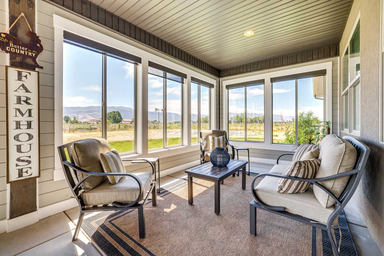 Cozy Countryside Getaway with Sunroom + Scenery
