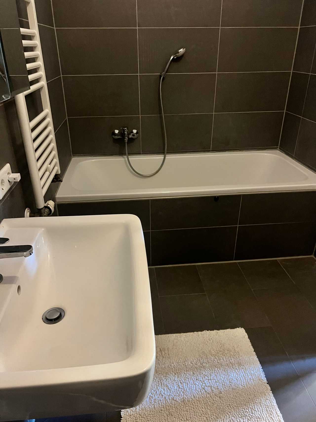 Big beautiful loft near Town Center