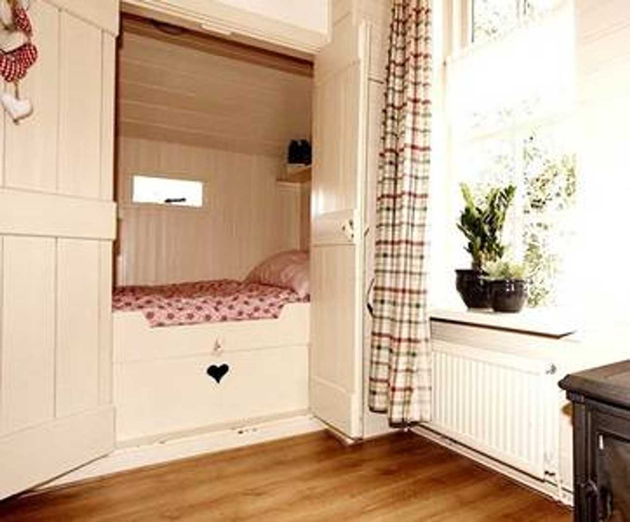 Lovely dog friendly cottage, in forest surrounding for wonderful walks & swims
