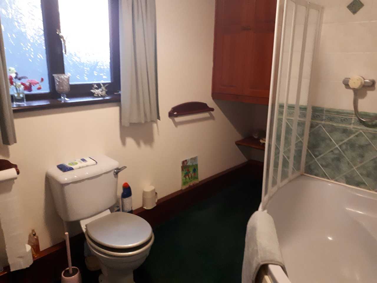 Dorma bungalow half an hour from beaches, the coastal path & Skomer Island 
