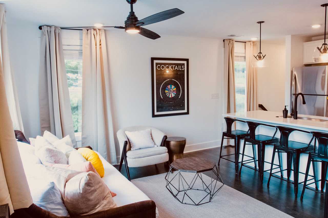 Downtown Cocktail Hideaway ✨🥂 Gorgeous City Views🌃