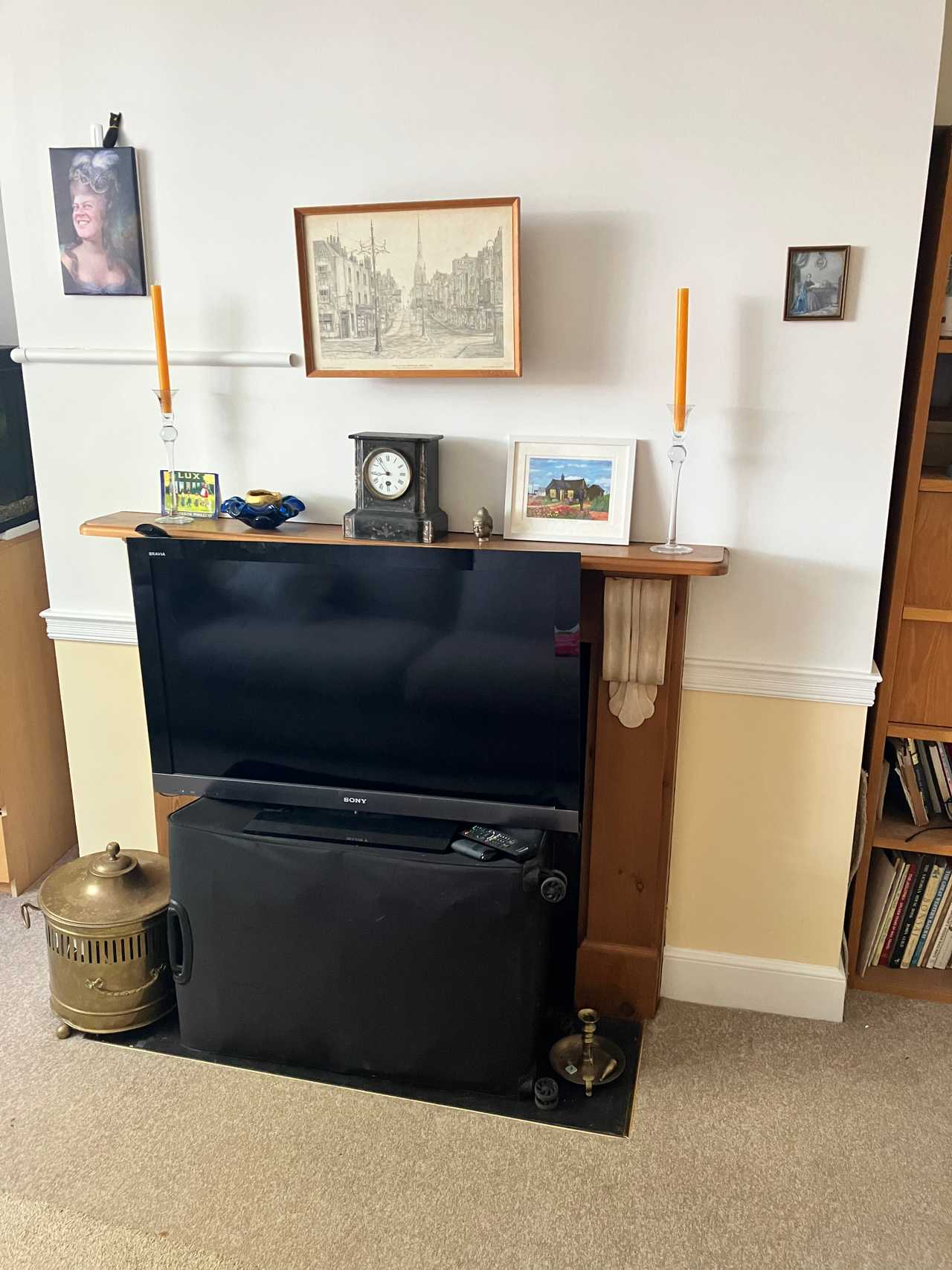 Lovely clean cosy room right in Bristol city centre up above the harbour