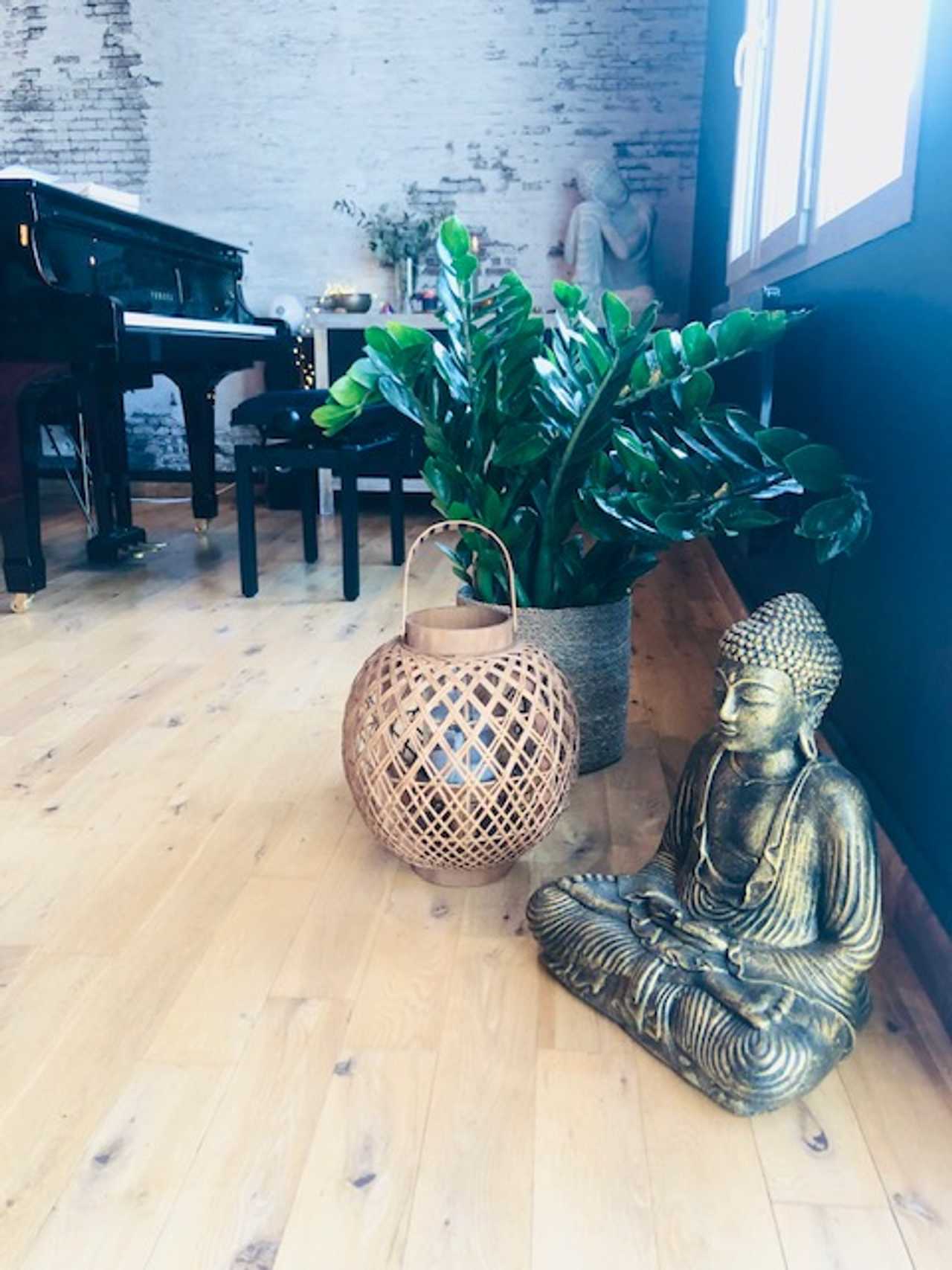 Art & Spiritual unique huge Loft 1h from Paris