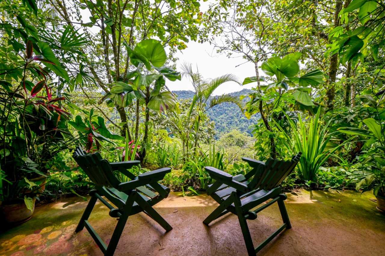 Lands in love hotel & forest resort 