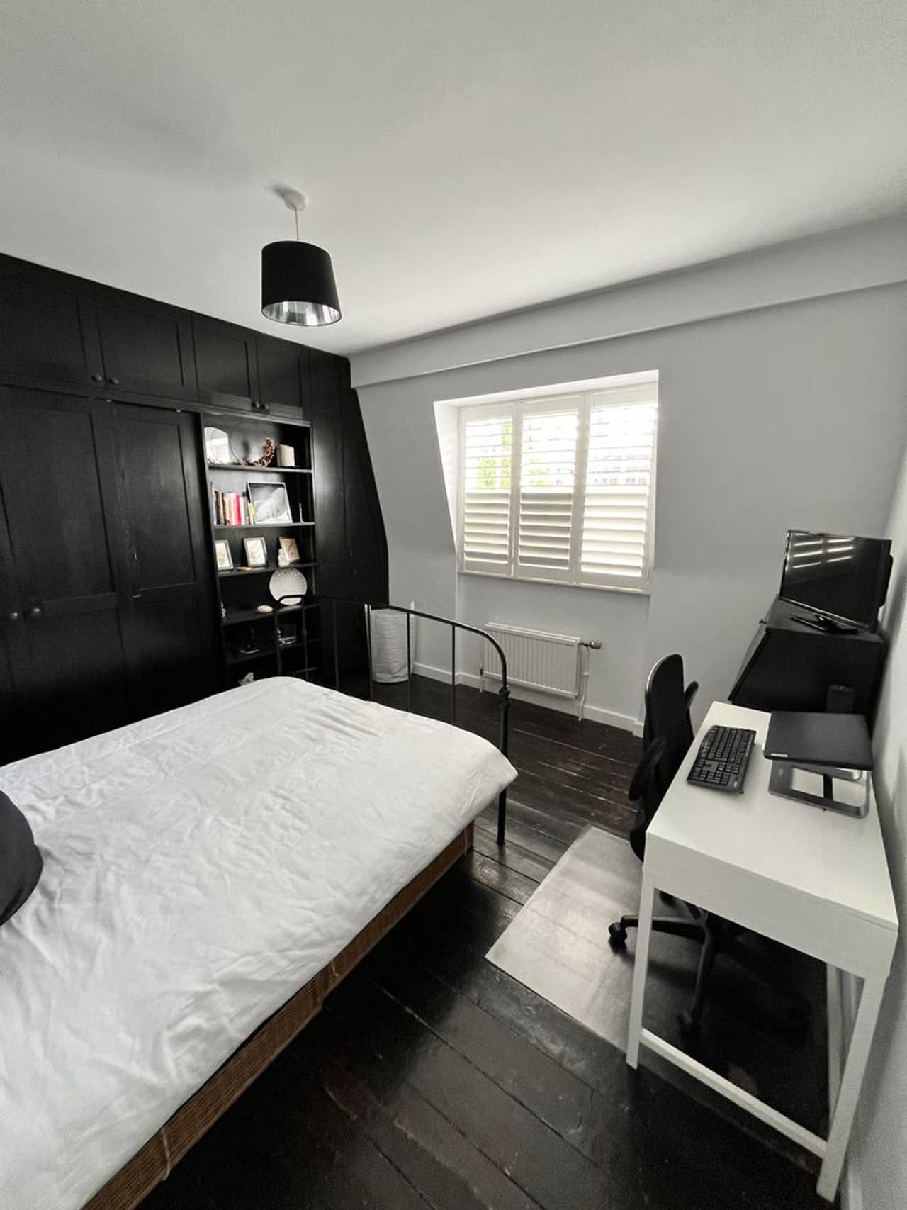 North London City Skyline Views - Spacious Double w/ TV, kingsize bed, workspace