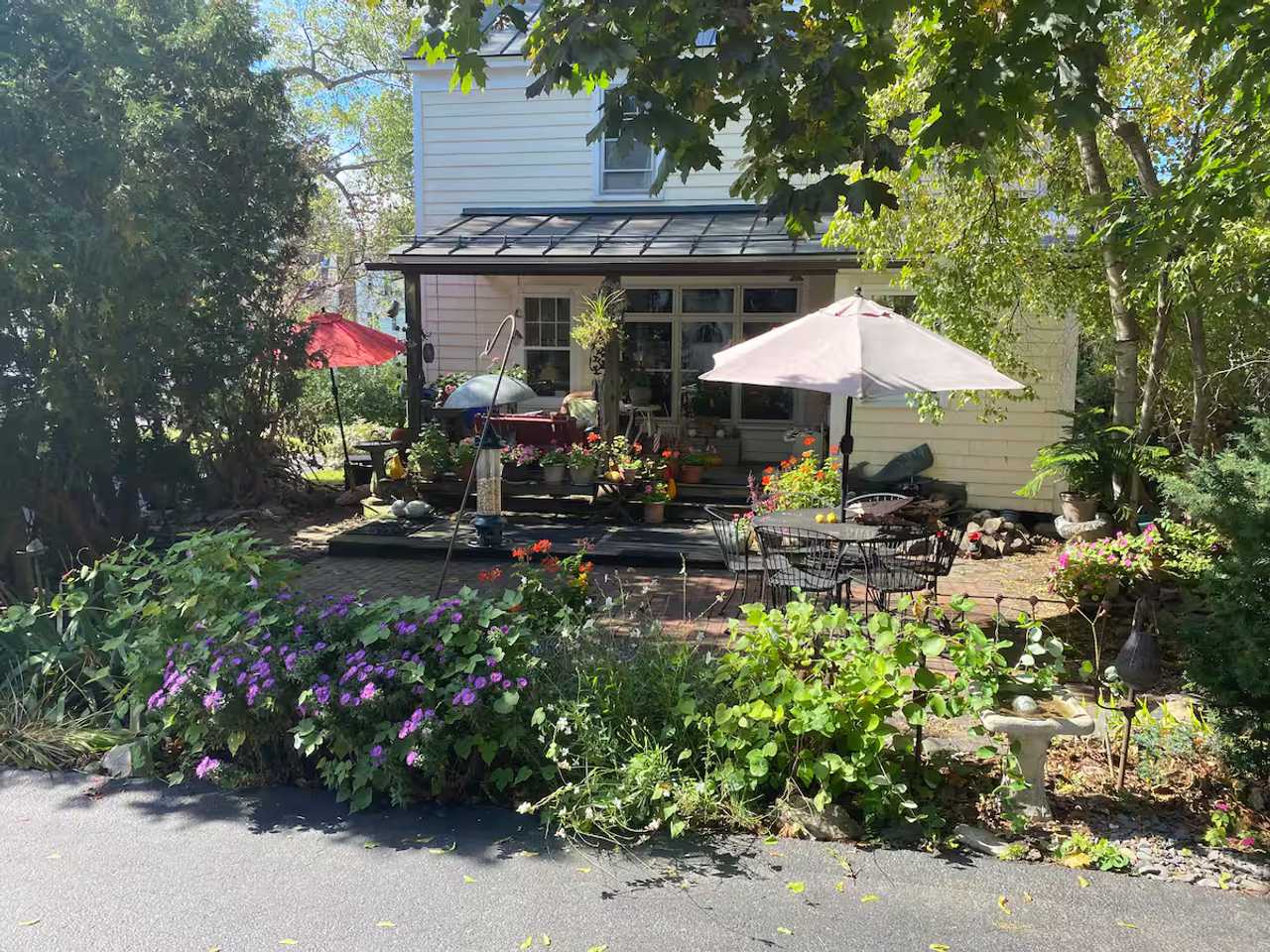 The Carriage House on Caroline