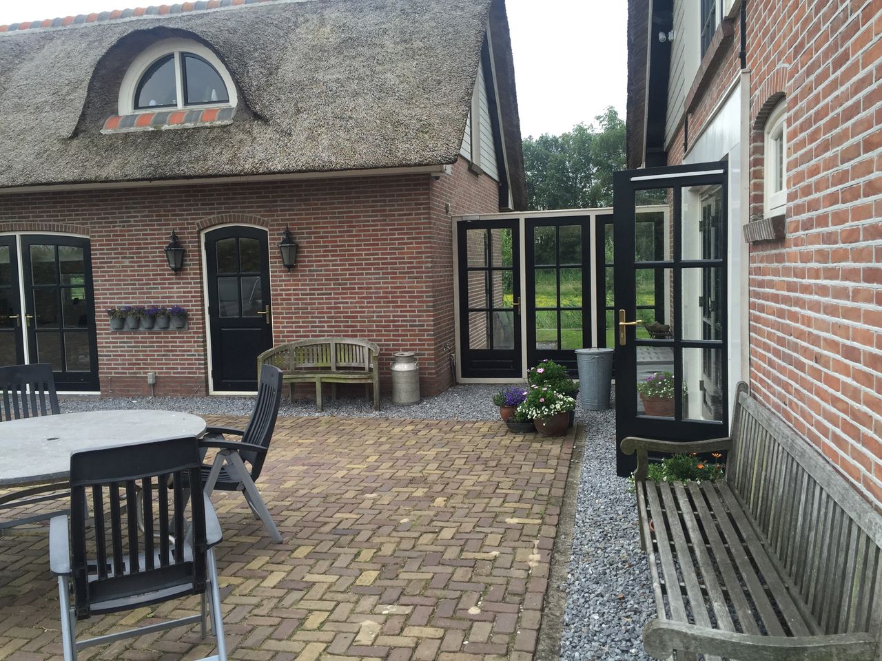 Cozy and Peaceful Thatched Roof Guesthouse of 1880's Farmhouse near Amsterdam!