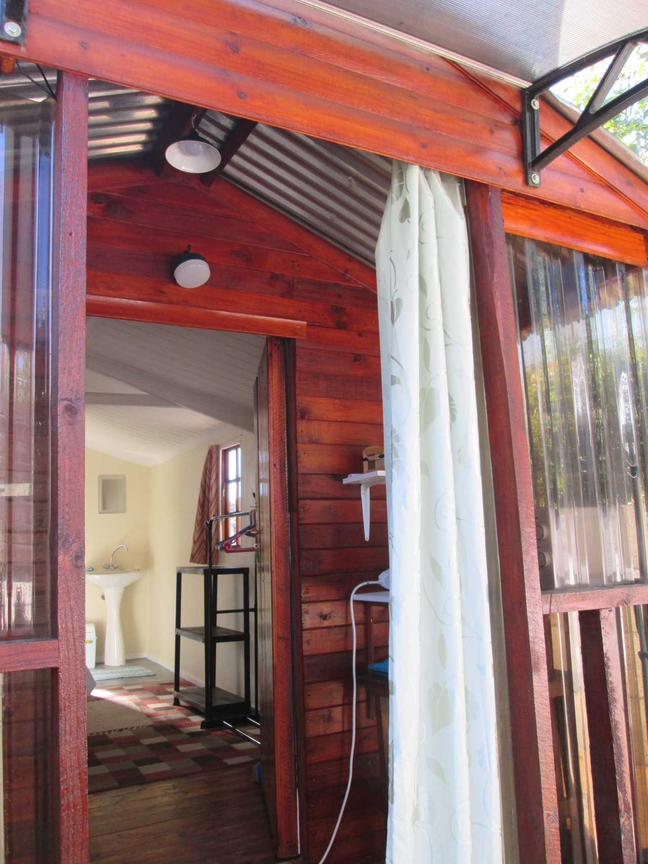 Bodhi Hut - a safe space for vegans and spiritual travellers