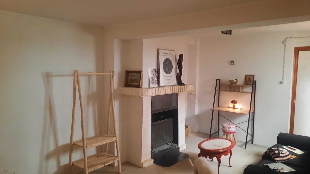 Big room with en suite bathroom 20 minutes from Granada.